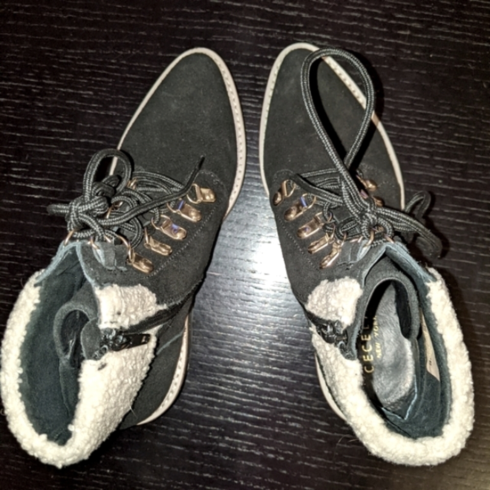 NWOT - Gorgeous Suede Cecilia NY women's 7.5 - beautiful quality & style.